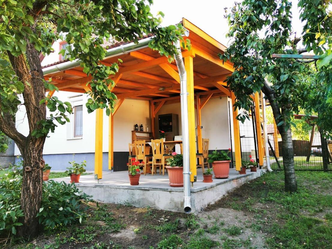 Tornacos Vendeghaz Apartment Егер Екстериор снимка